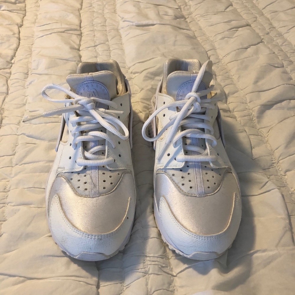 Nike Air Huarache Women's Shoe